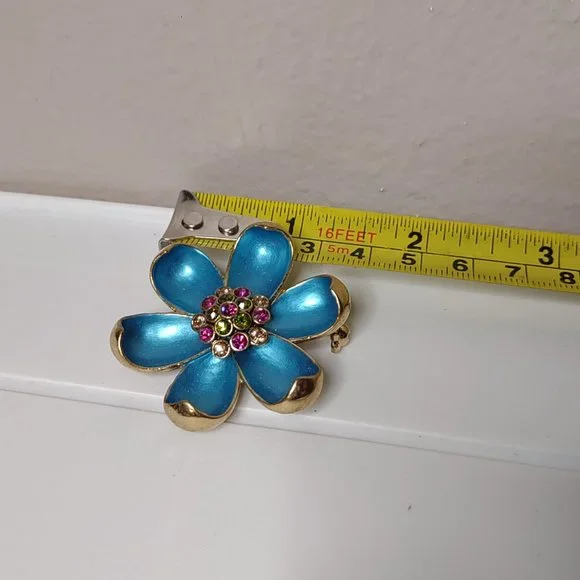 Very Pretty Multicolor Flower Brooch - Picture 6 of 10